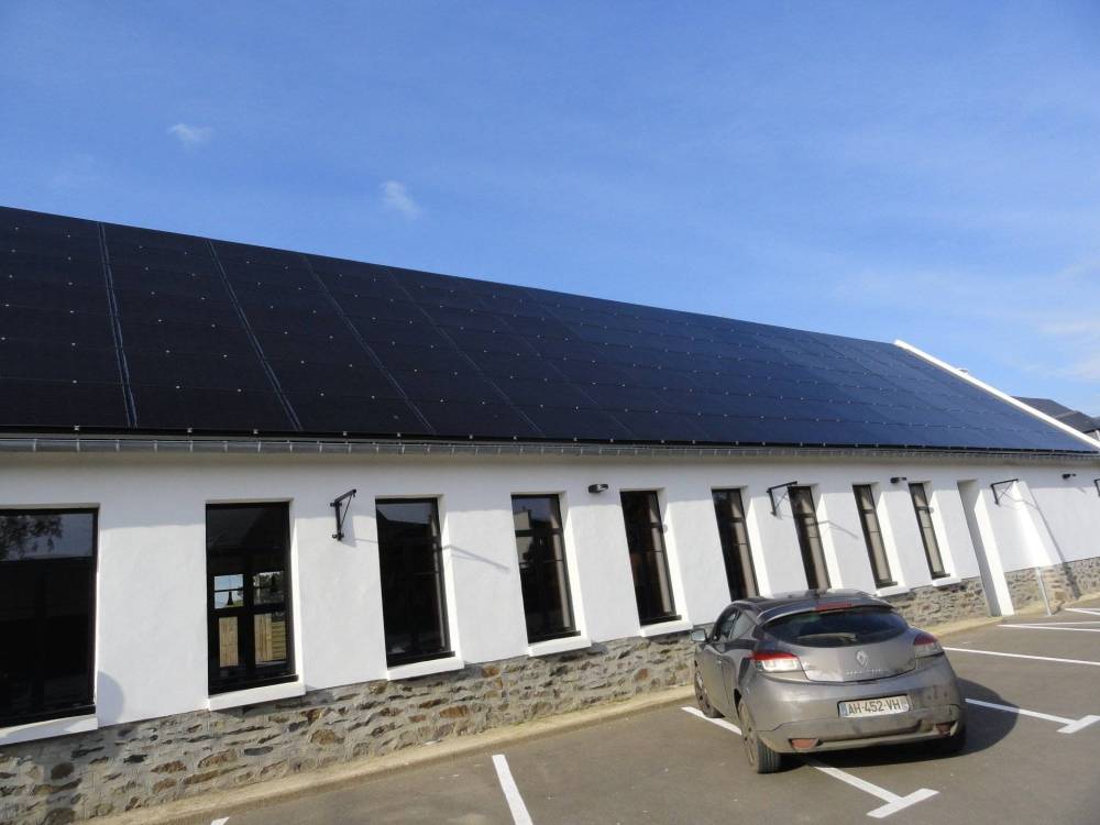 pose-panneaux-photovoltaiques-toit-acier